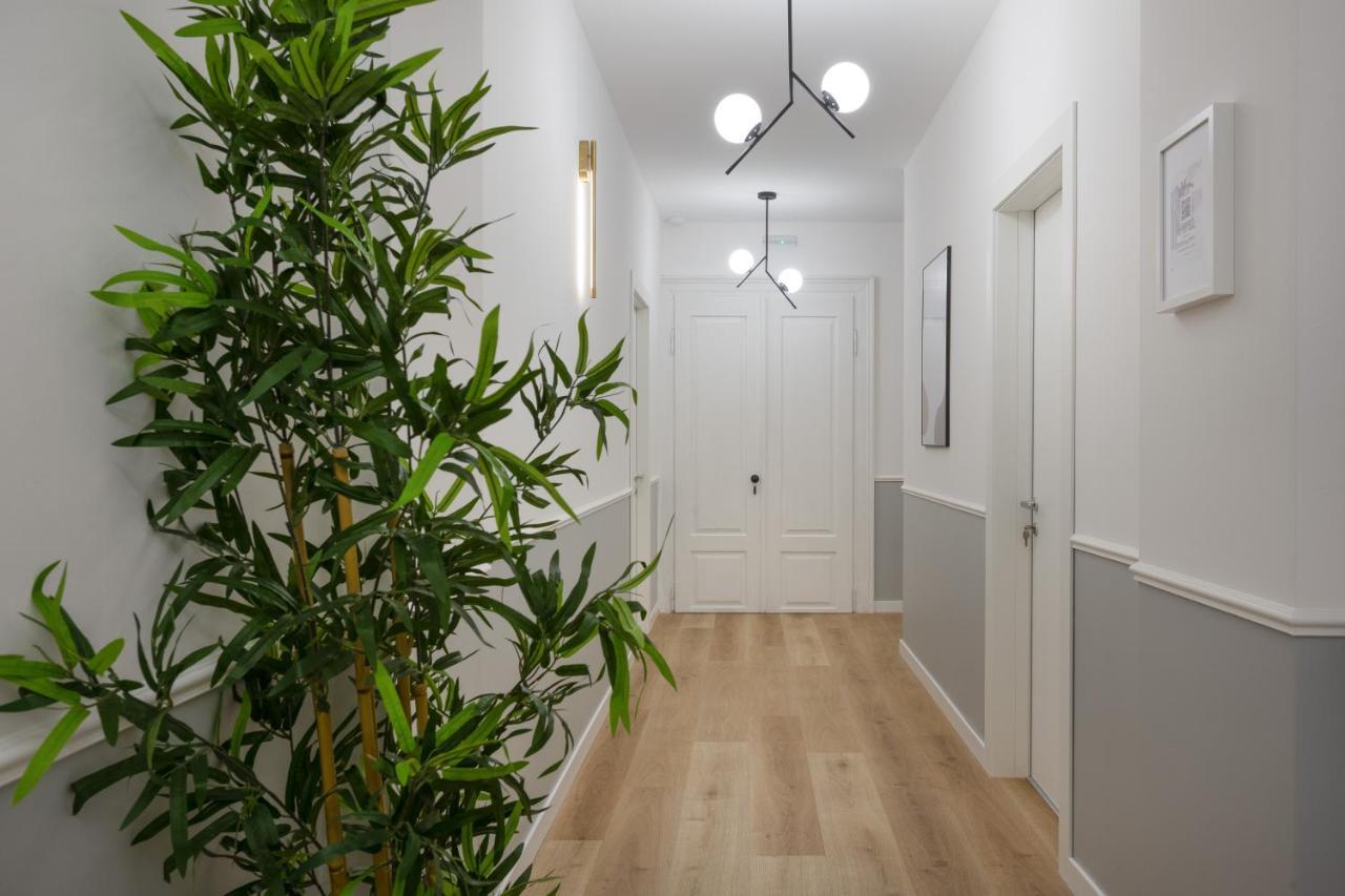 Trieste Chic Studio: Historic Elegance Exterior photo